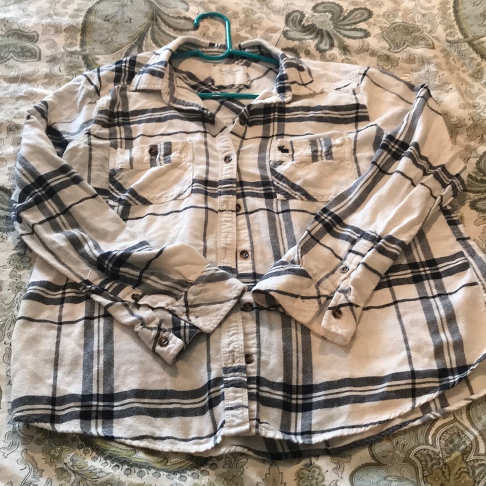 Abercrombie SZ L black and white plaid shirt